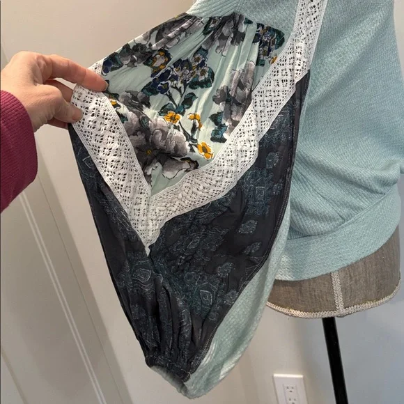 Free People Mint Green Boho Waffle Knit Top Lace Pattern Sleeves Oversized XS - Picture 8 of 15